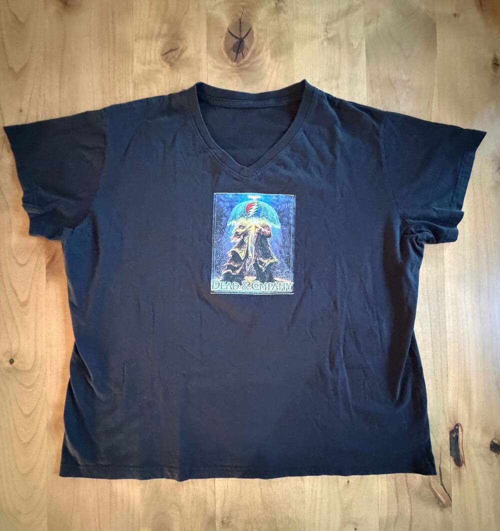 Dead & Company V-Neck T-Shirt Black Graphic Print Tour Merch
